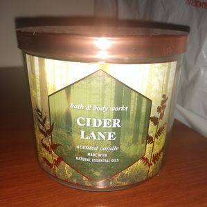 Bath & Body Works Cider Lane 3 Wick candle